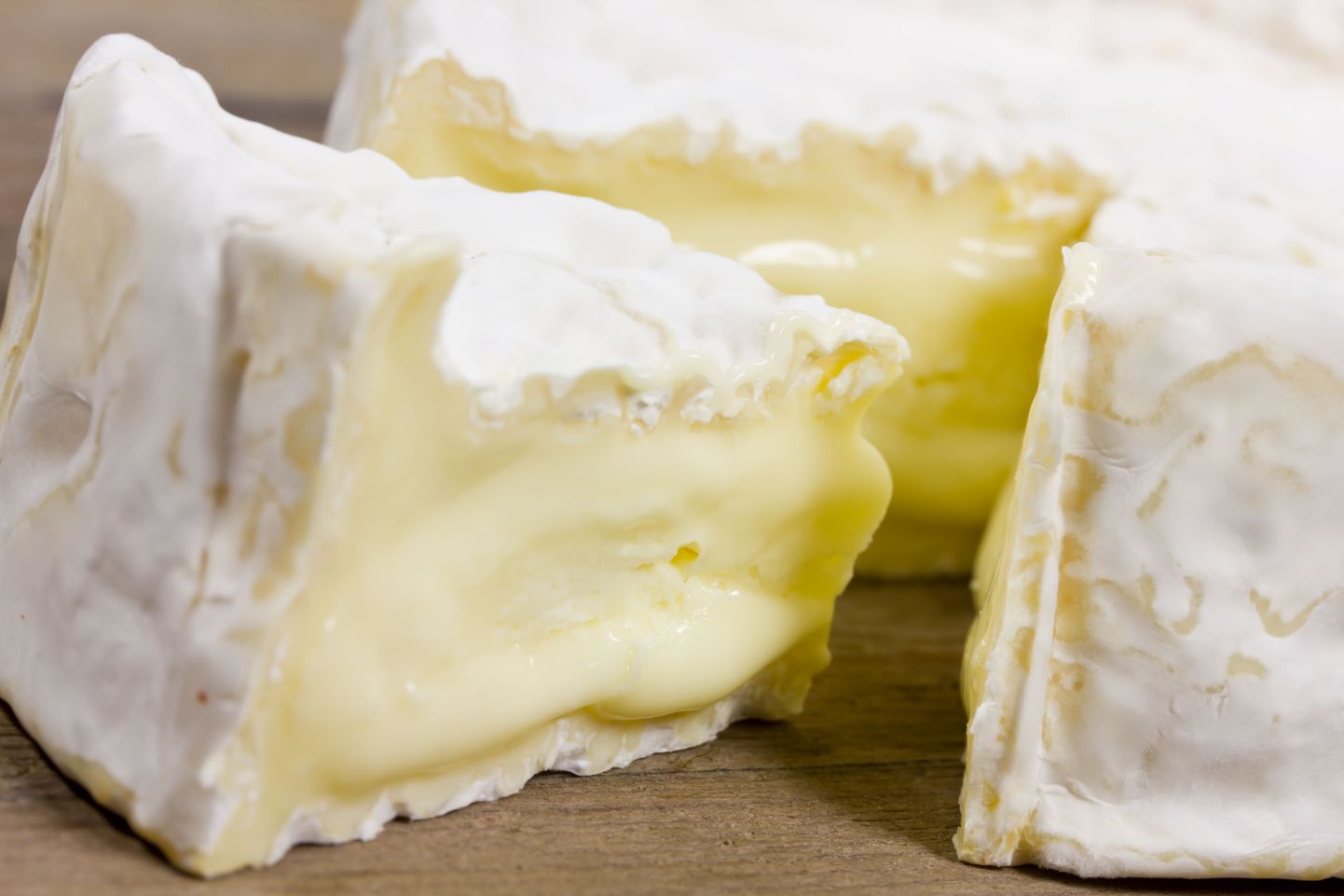 Camembert juust.