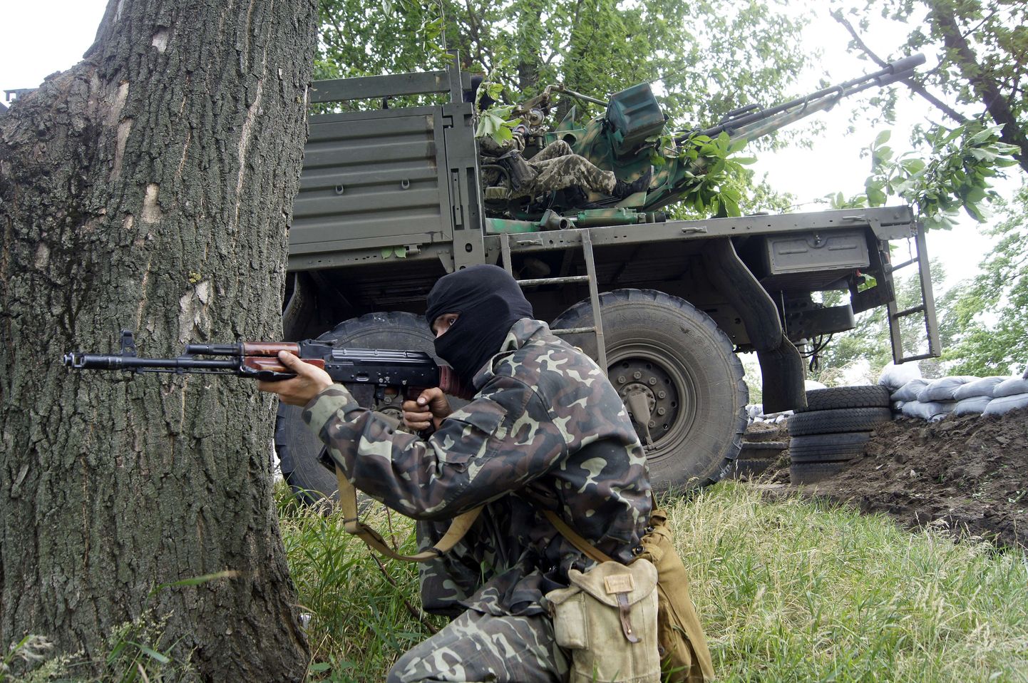 Ополченцы сообщили о танковой атаке на Славянск.