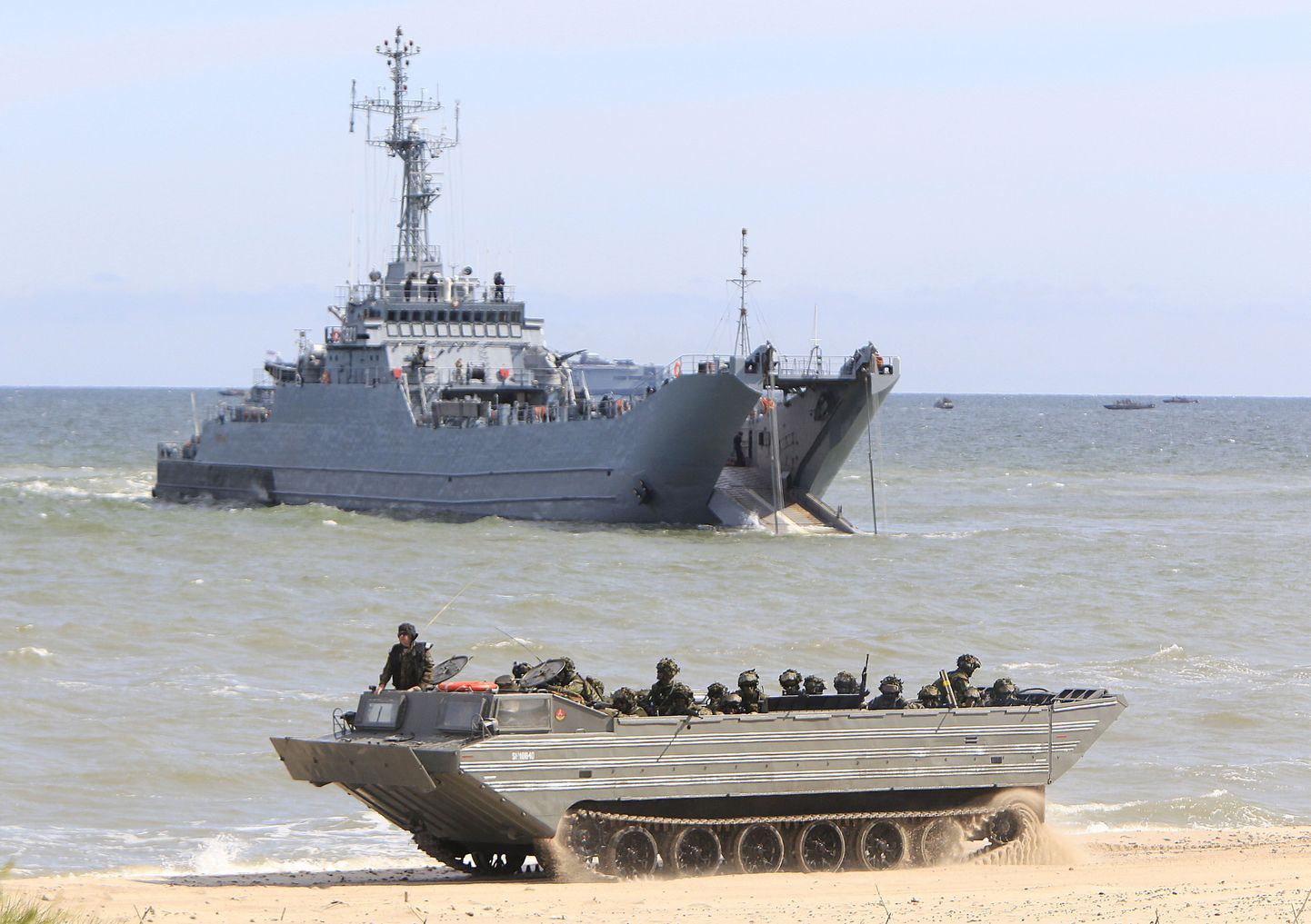 NATO maabumisõppused Ustka rannikul Põhja-Poolas.