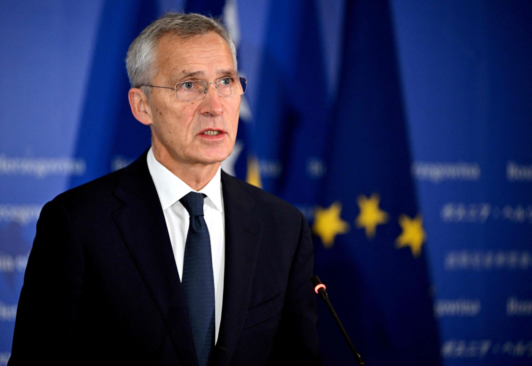 NATO peasekretär Jens Stoltenberg kohtumisel Sarajevos.