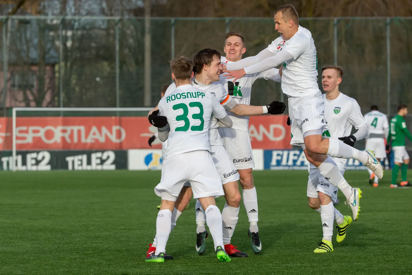 Eesti jalgpalli meistriliiga avavooru kõige oodatumas vastasseisus kohtusid FC Flora ja Tallinna Levadia. Mäng lõppes 1:1 viigiga.