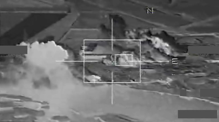 17. novembril avaldatud fotod Prantsuse sõjaväe õhurünnakutest Süürias Raqqas. Foto: Scanpix