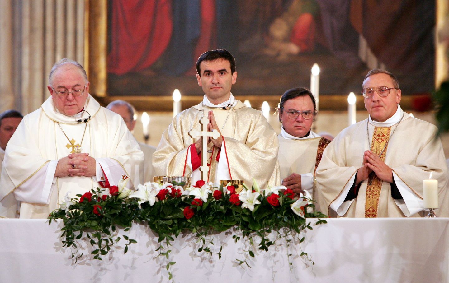 Katoliku piiskop Eestis Philippe Jourdan (keskel).