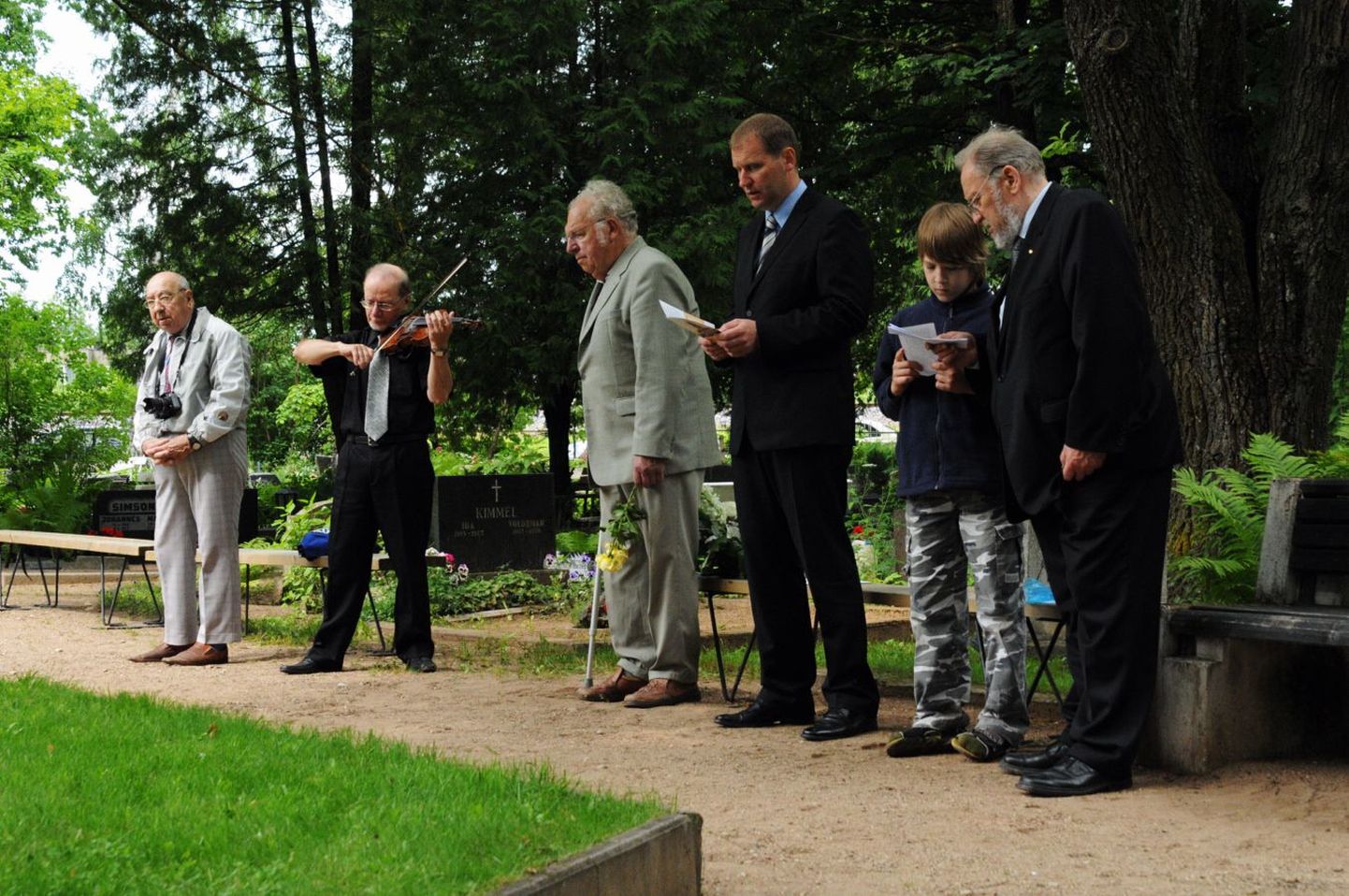 Kolmapäeval mälestati Tartu Pauluse kalmistul 8. ja 9. juunil 1941. aastal Tartu vanglas toime pandud massimõrvas hukkunuid.
