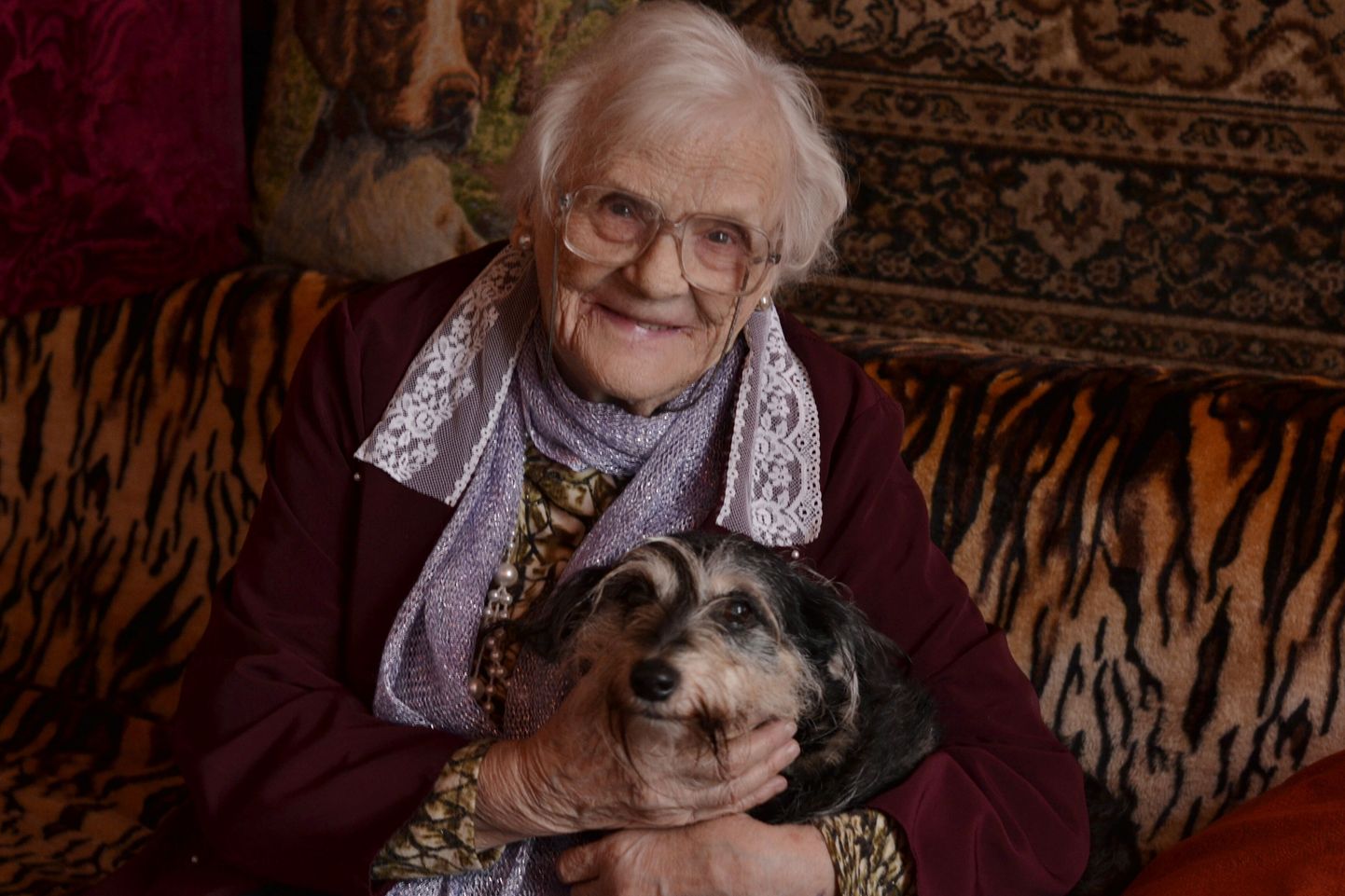 102-aastane Gerta Virolane koos oma sõbra Bibiga.