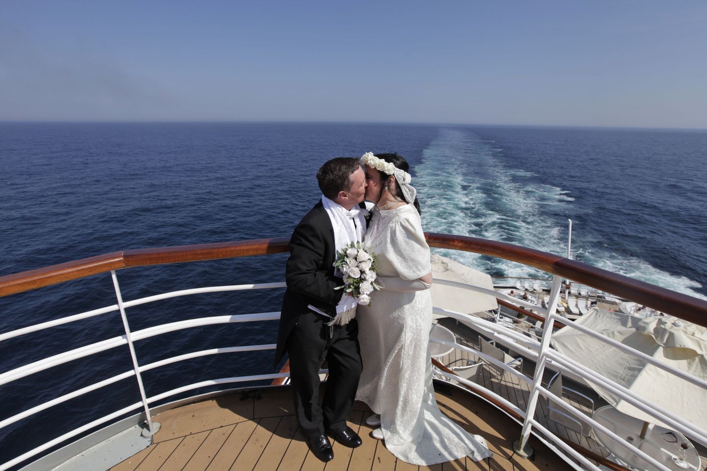 Titanicu fännidest Derek ja Lynn Chambers abiellusid Titanicu mälestuskruiisil