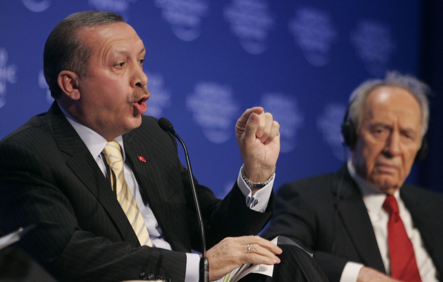 Erdogan lahkus Davosis tuliseks muutunud Lähis-Ida arutelult