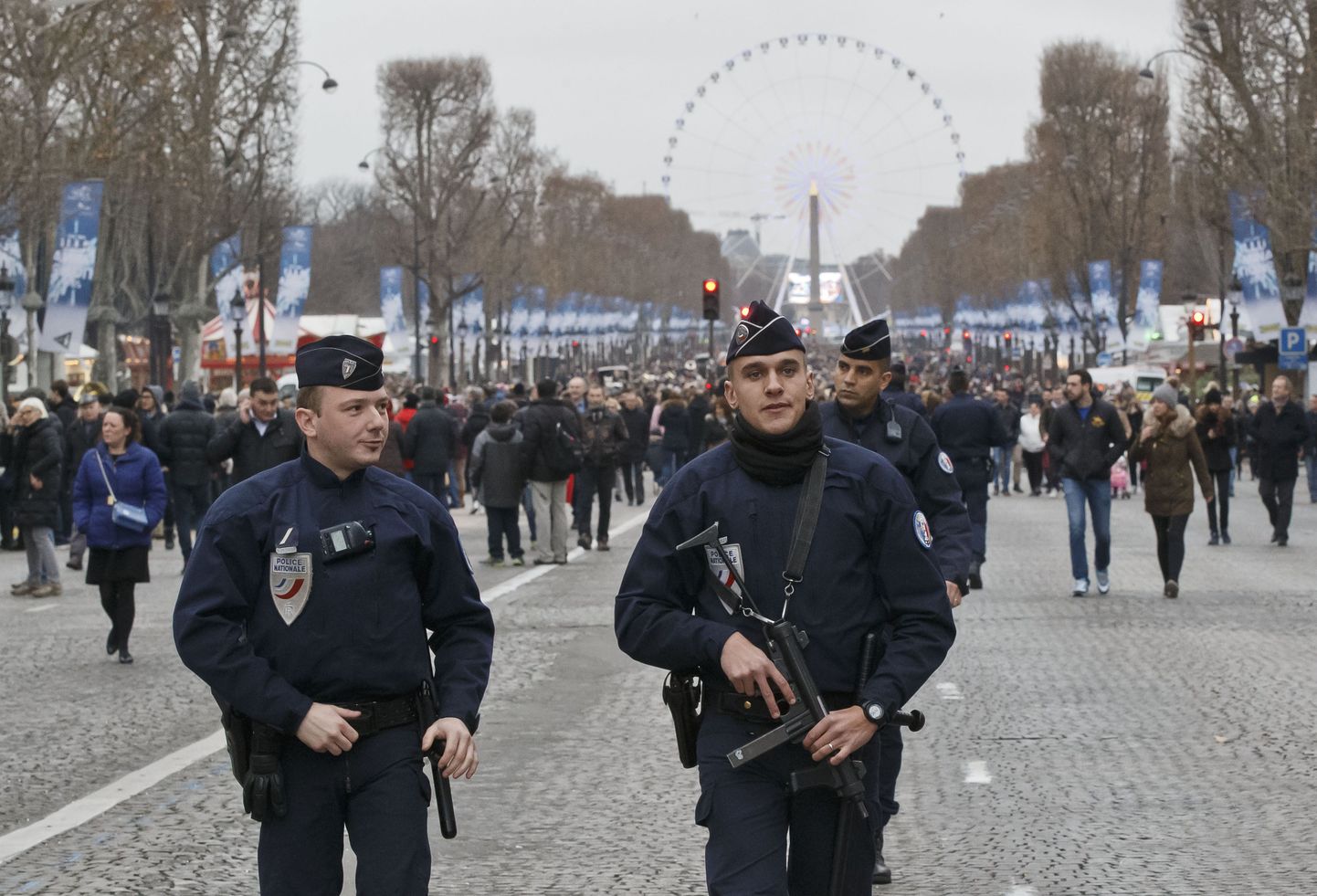 Politseinikud Pariisis.