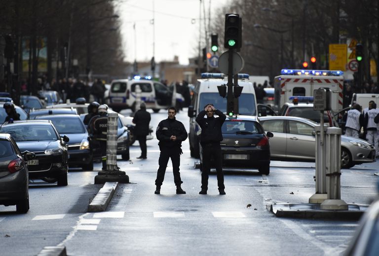 Politseijõud täna Pariisi põhjaosas. Fotod: SCANPIX