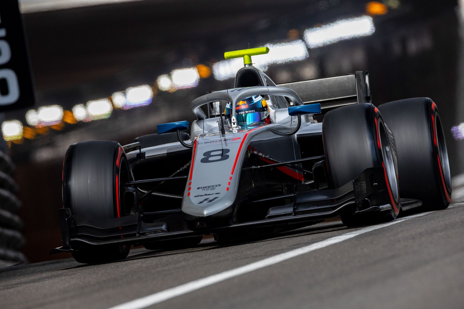 Jüri Vips F2-sarjas kihutamas.