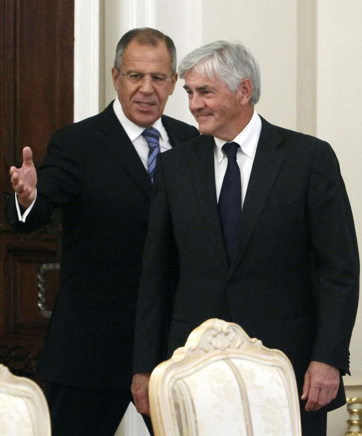 Vene välisminister Sergei Lavrov (vasakul) koos Kanada kolleegi Lawrence Cannoniga täna Moskvas.