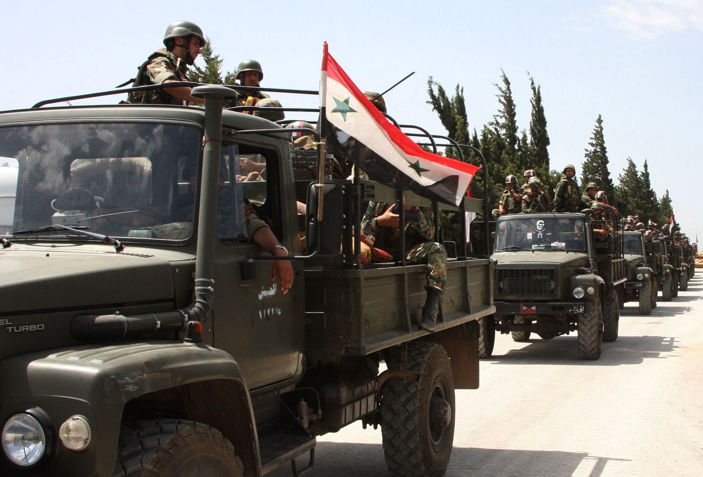 Süüria armee kindral ja kümned sõdurid põgenesid Türki