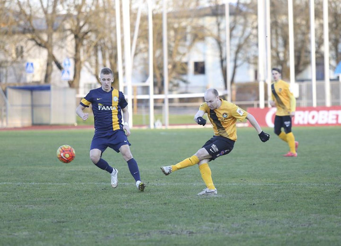 Rakvere JK Tarvas jäi kodumurul alla Tallinna FC Infonet meeskonnale.