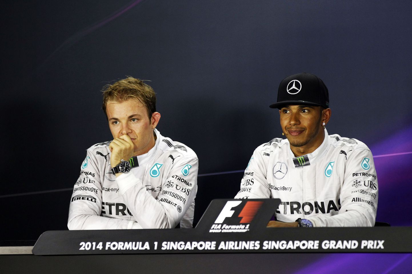 Nico Rosberg (vasakul) ja Lewis Hamilton