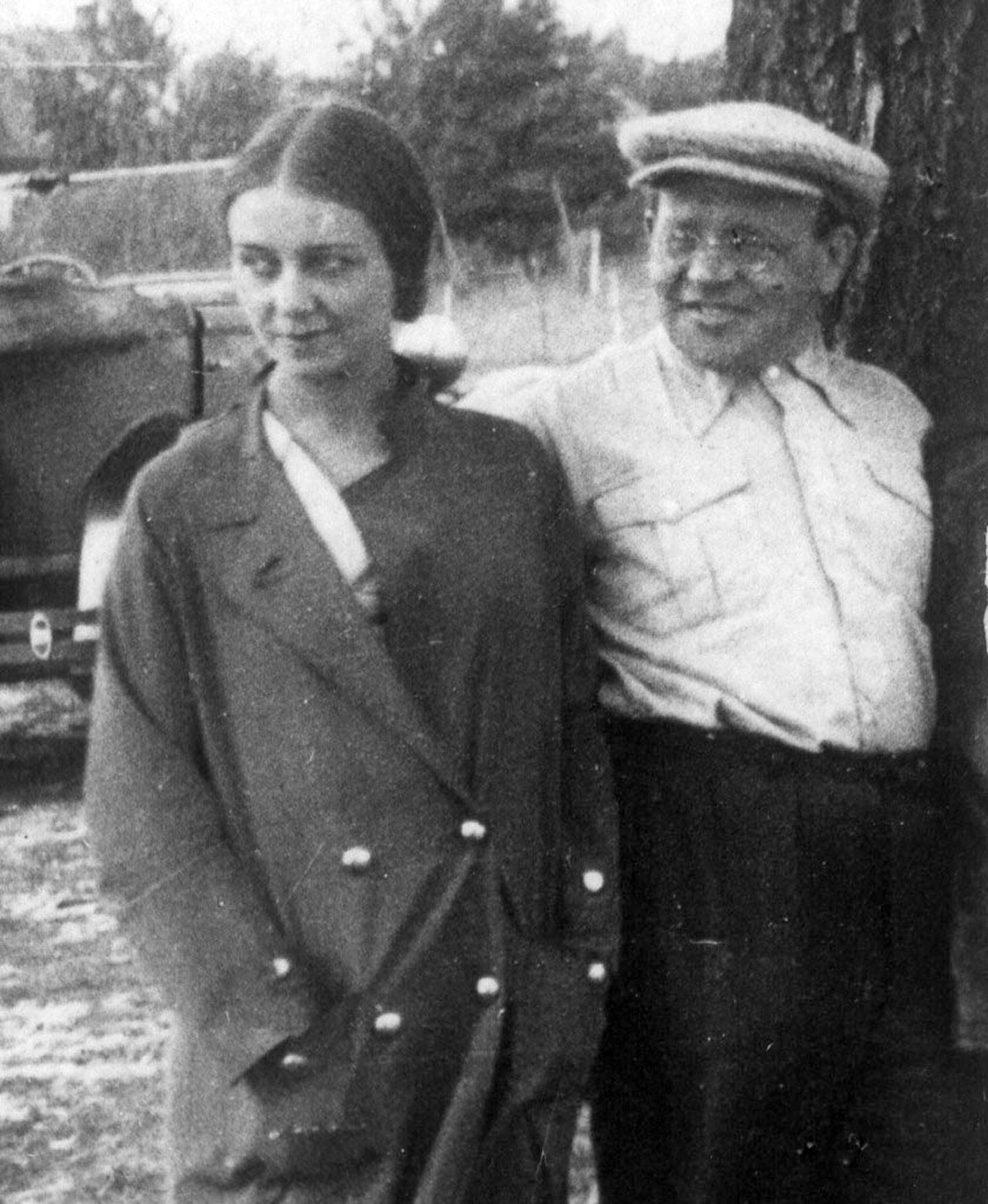 Исаак Бабель с женой Антониной Пирожковой.