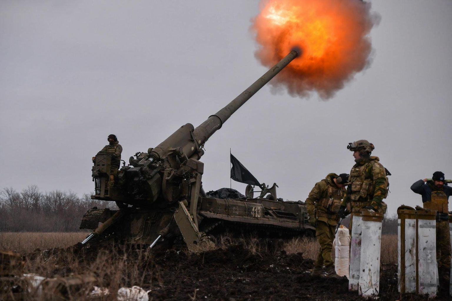 Ukraina suurtükivägi Bahmuti all.