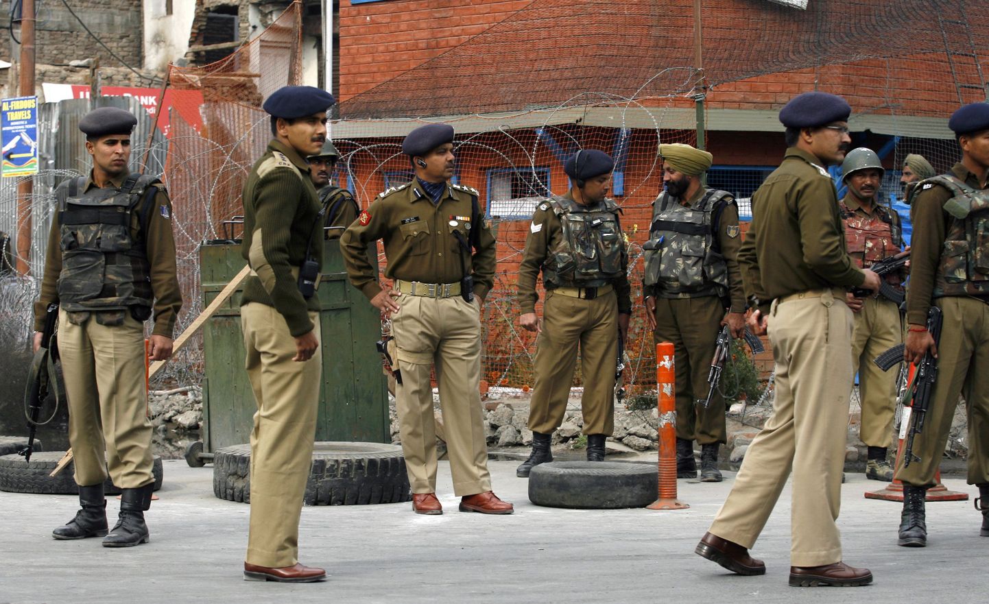 India politseijaoskonna katusel oli kaks aastat laip