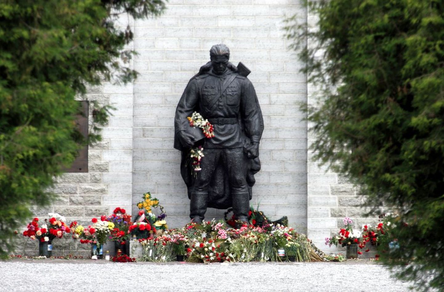 Памятник воину-освободителю в Таллинне.