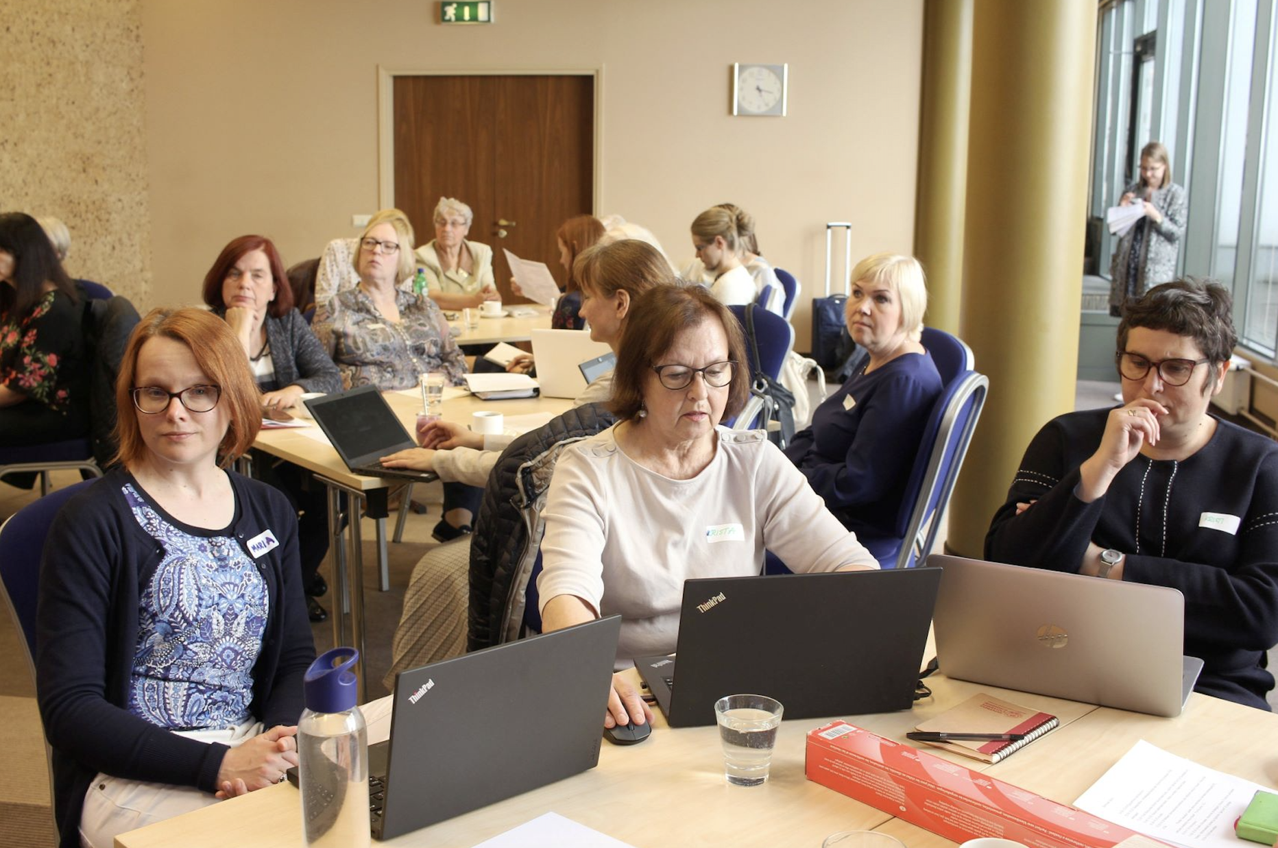 Meenutus 2019. aastal toimunud haridusfoorumist: esiplaanil Maria Erss, Krista Loogma, Kristi Mets-Alunurm.