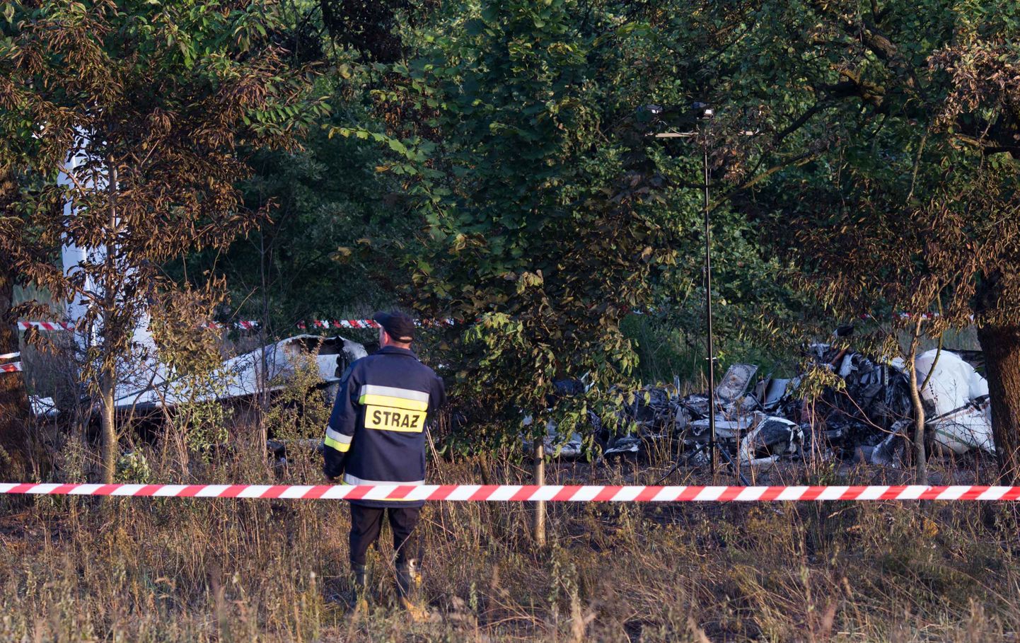 В Польше упал самолет с парашютистами.