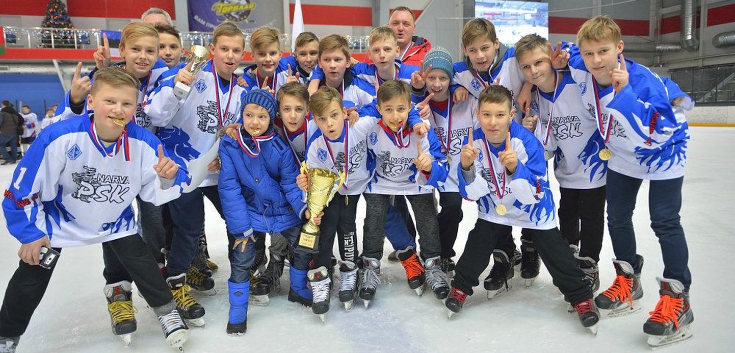 Хоккейная команда Narva PSK завоевала золотые медали на турнире в России.