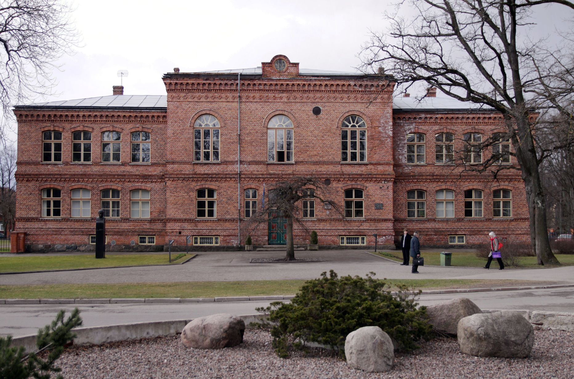 Pärnu Kuninga tänava põhikool.