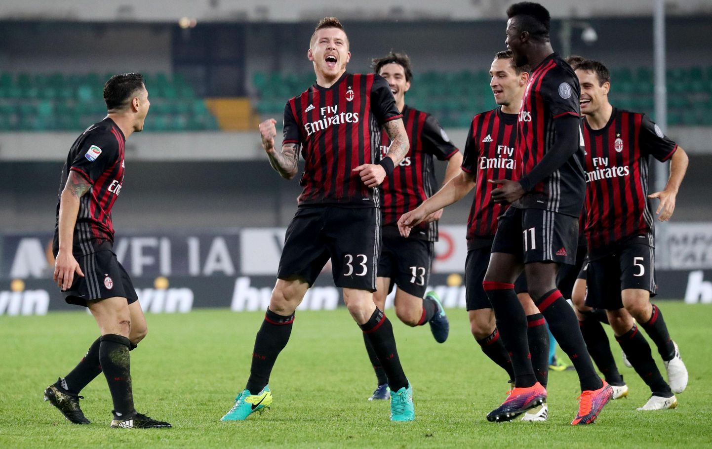 AC Milani mehed rõõmustamas.