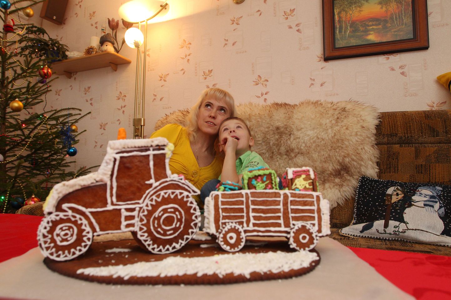 Mulluse piparkoogivõistluse võitis pakikoormaga traktor, mille küpsetasid ja kaunistasid Mait ja Inga Hanni.