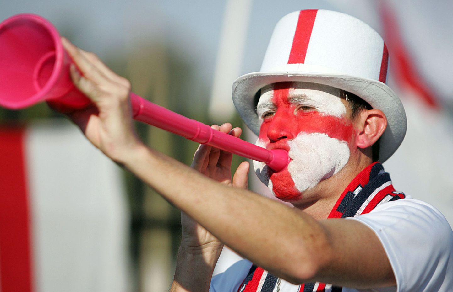 Vuvuzela`t puhuv briti jalgpallifänn