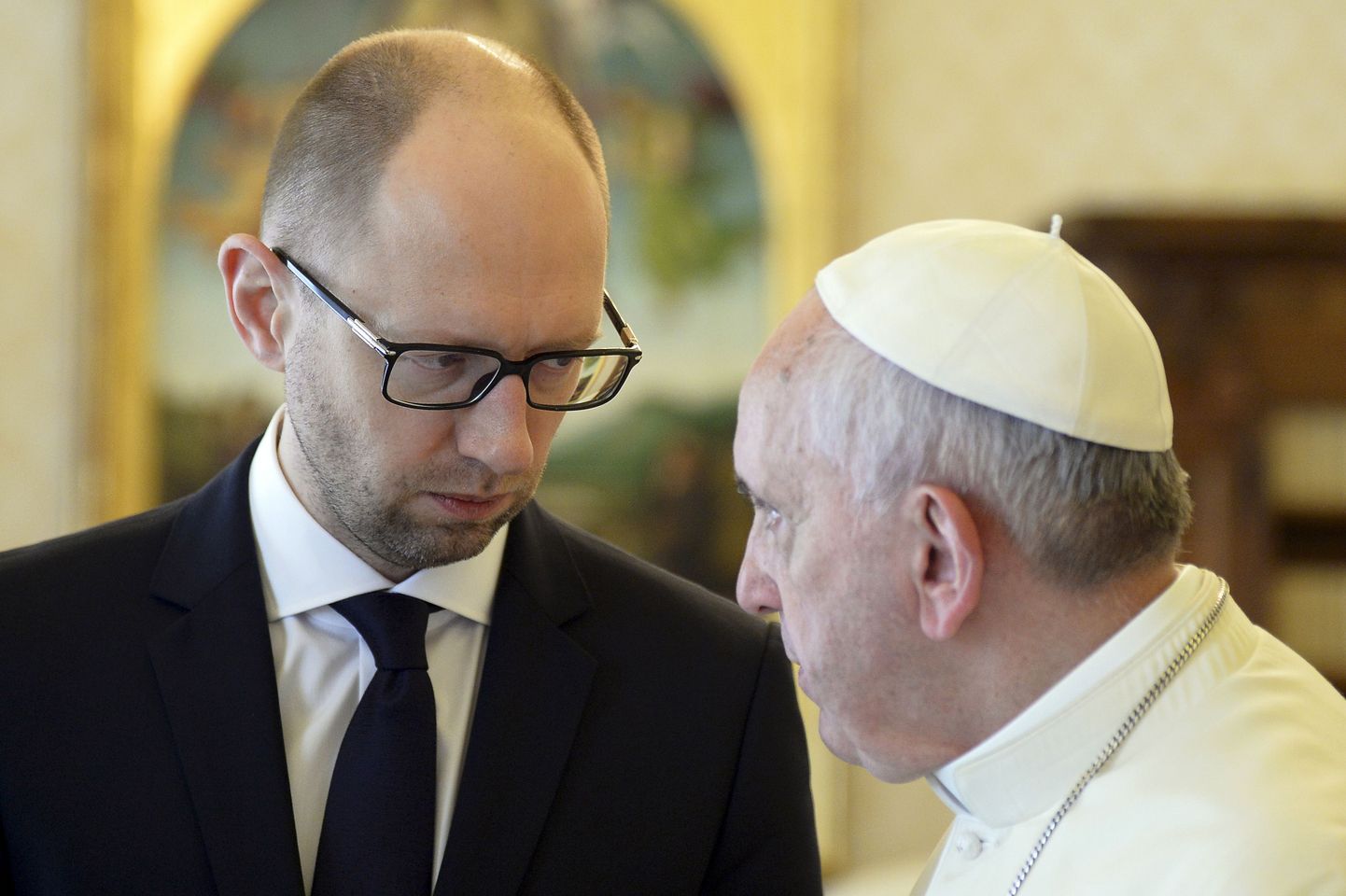 Ukraina peaministri kt Arseni Jatsenjuk koos paavst Franciscusega täna Vatikanis.