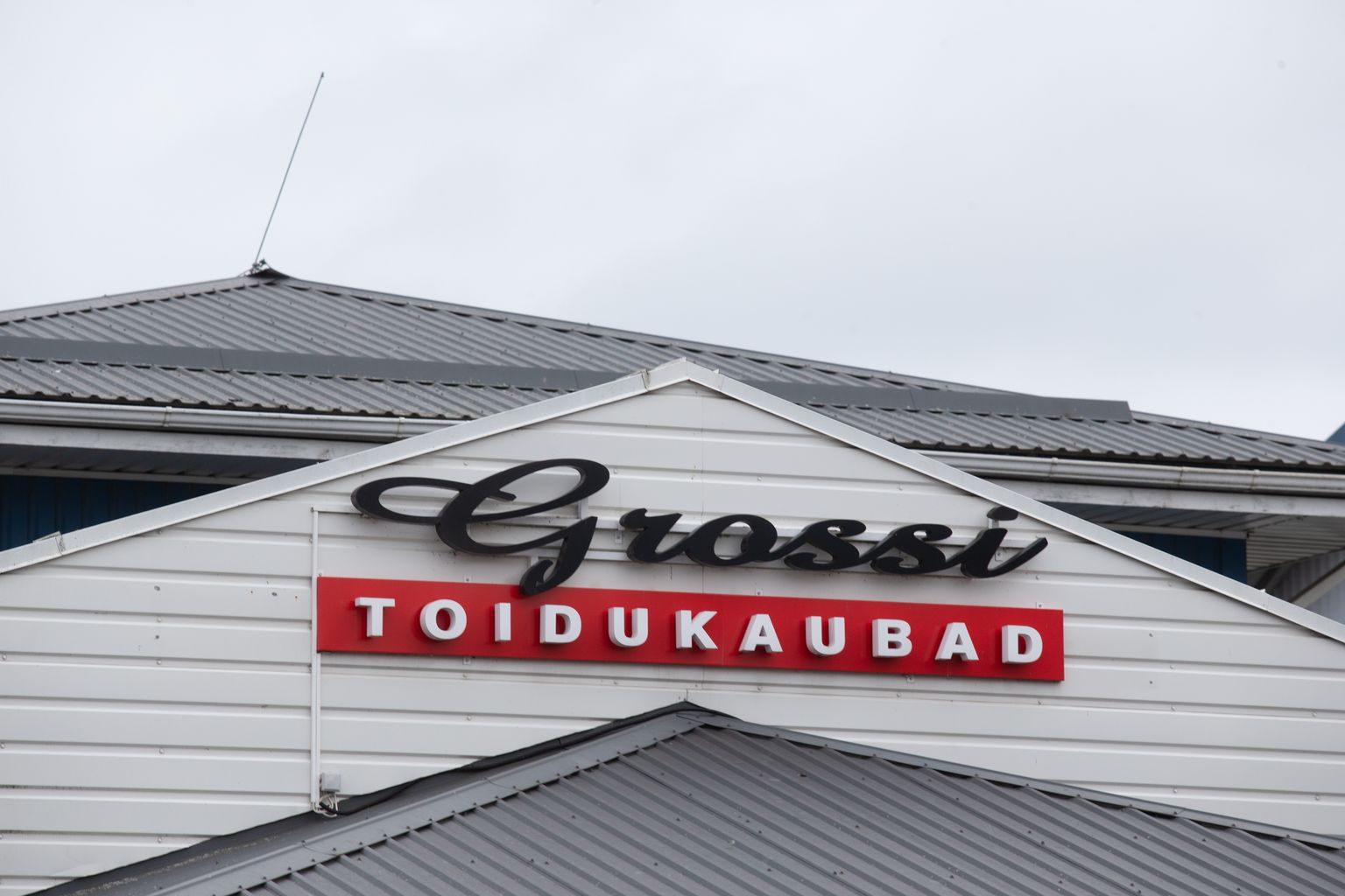 Swedbankiga koostöös saab Grossi Toidukaubad kaupluste poekassadest nüüdsest ka sularaha.