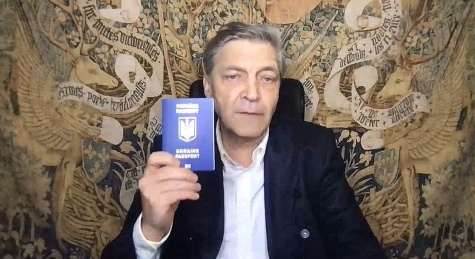 Журналист Александр Невзоров.