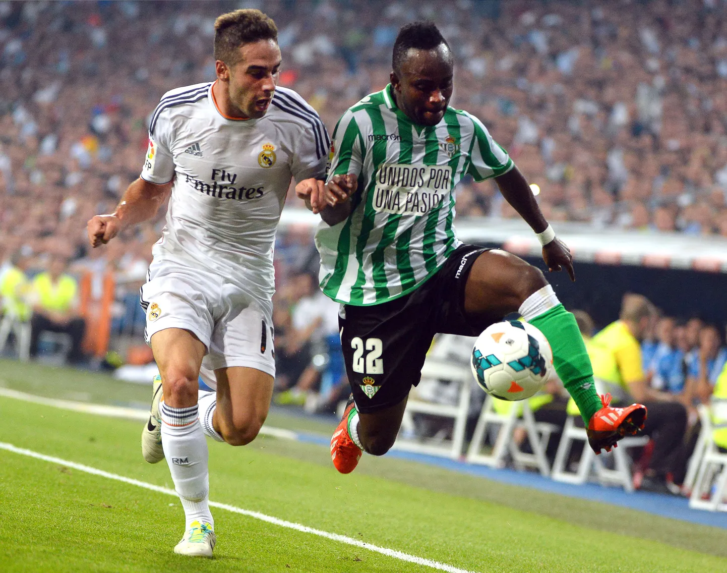 Cedrick Mabwati (paremal) eile peetud kohtumises. Real Betis läks mängu 1:0 juhtima, kuid Madridi Real võttis lõpuks 2:1 võidu
