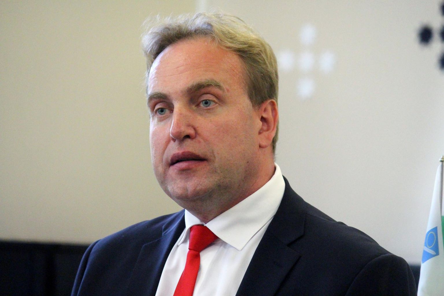 Võru linnapea Anti Allase koroonatest osutus negatiivseks, samas püsib linnajuht jätkuvalt eneseisolatsioonis.