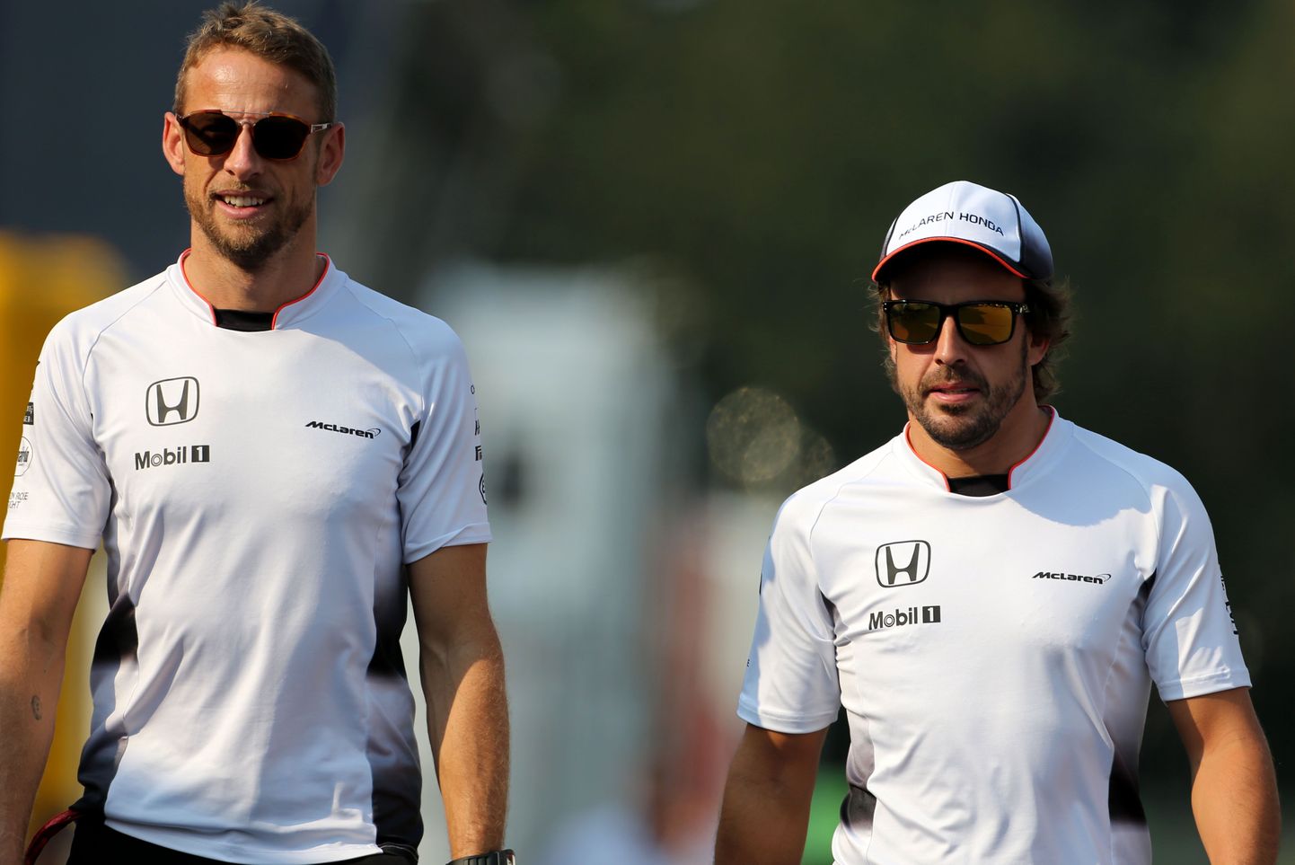 Jenson Button (vasakul) ja Fernando Alonso.