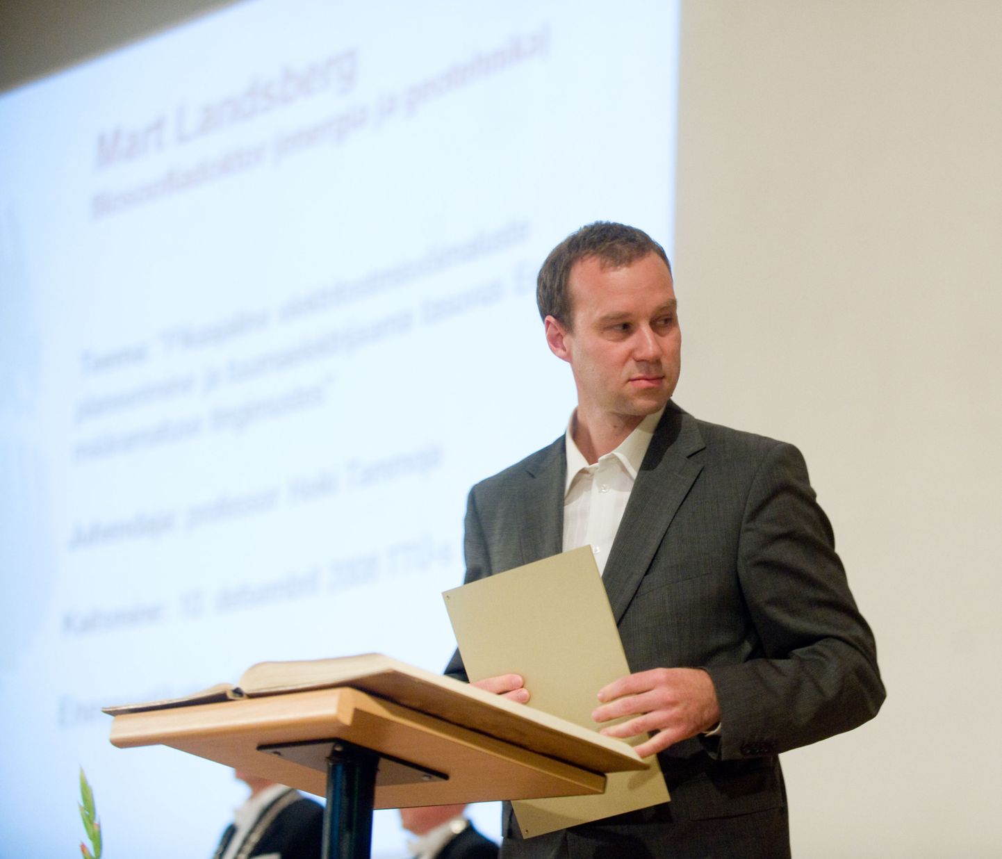 Mart Landsberg TTÜs doktoritöö kaitsmisel 2009.