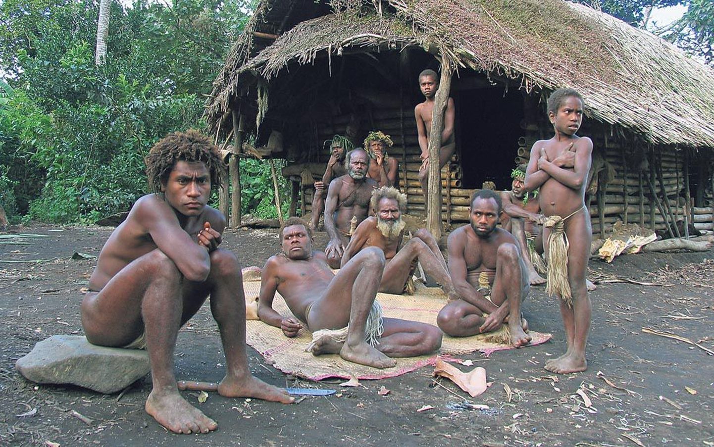 Režissöör Rachael Wilsoni filmis “Yakel 3D” muretseb Vanuatu 108aastane suguharu pealik, kas kogukonnal jagub tahet pärast pealiku lahkumist elada ilma elektri, raha ning moodsate esemeteta.