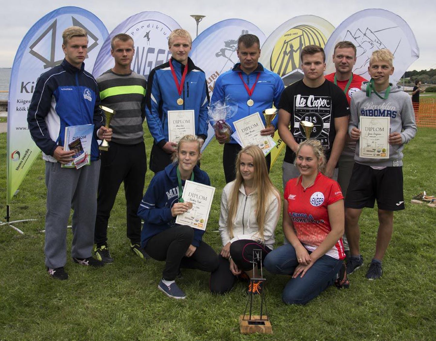 Viljandi spordiklubi Lenger esindus pälvis kiikingukarikasarja üldvõidu ülekaaluka eduga konkurentide ees.
