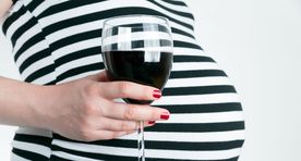 Eksperdid: rasedaid ei tasuks nii palju alkoholiga hirmutada