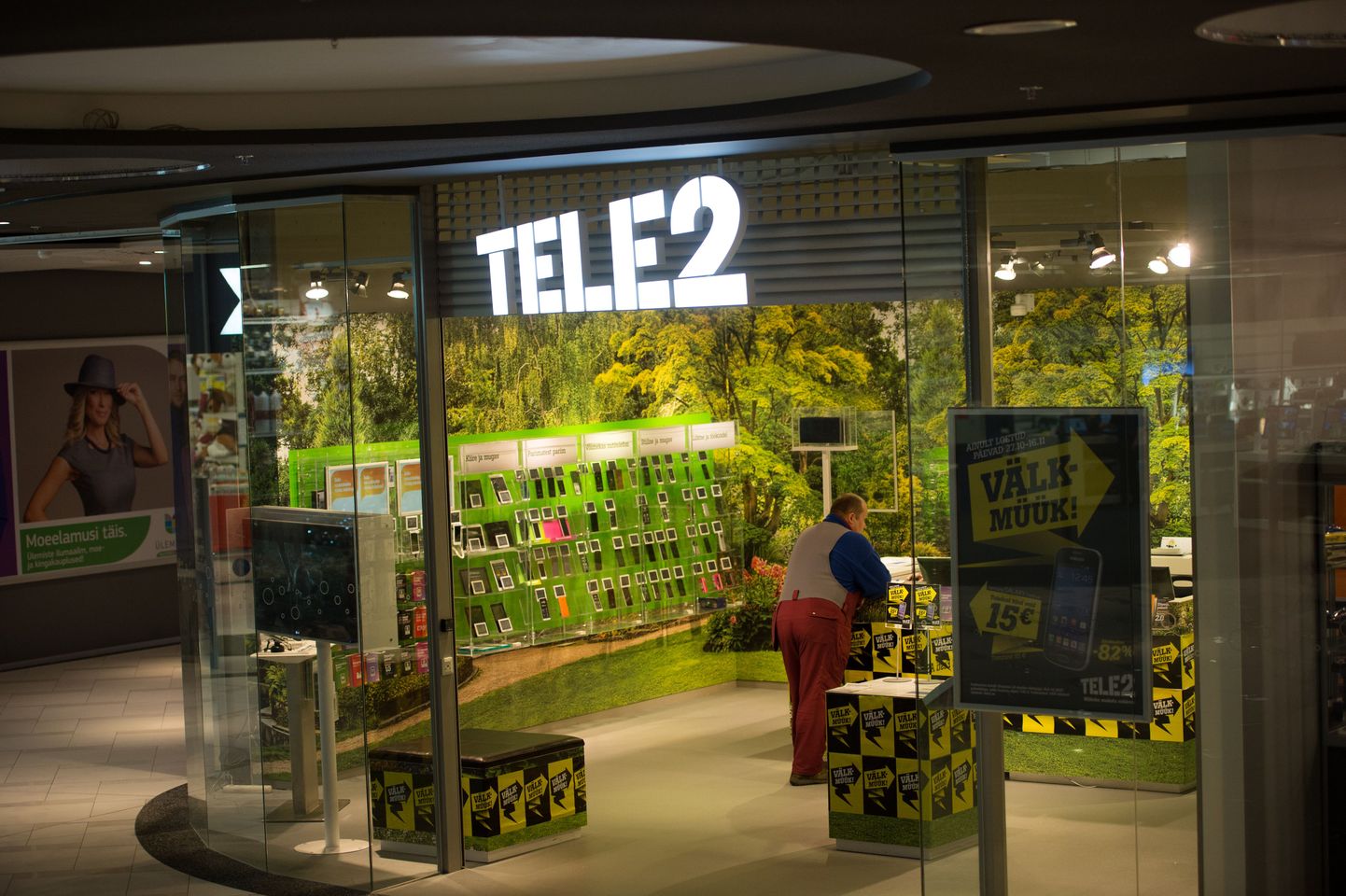Tele2-e kauplus Ülemiste keskuses.