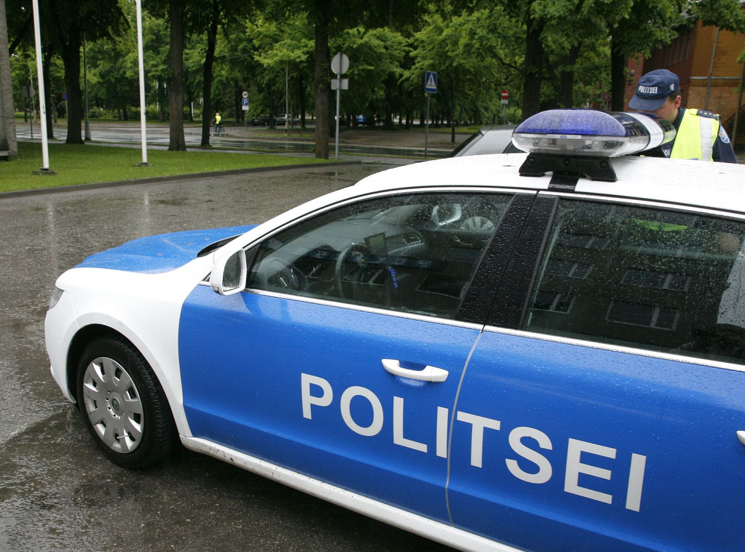 Politseiauto. Foto on illustreeriv.