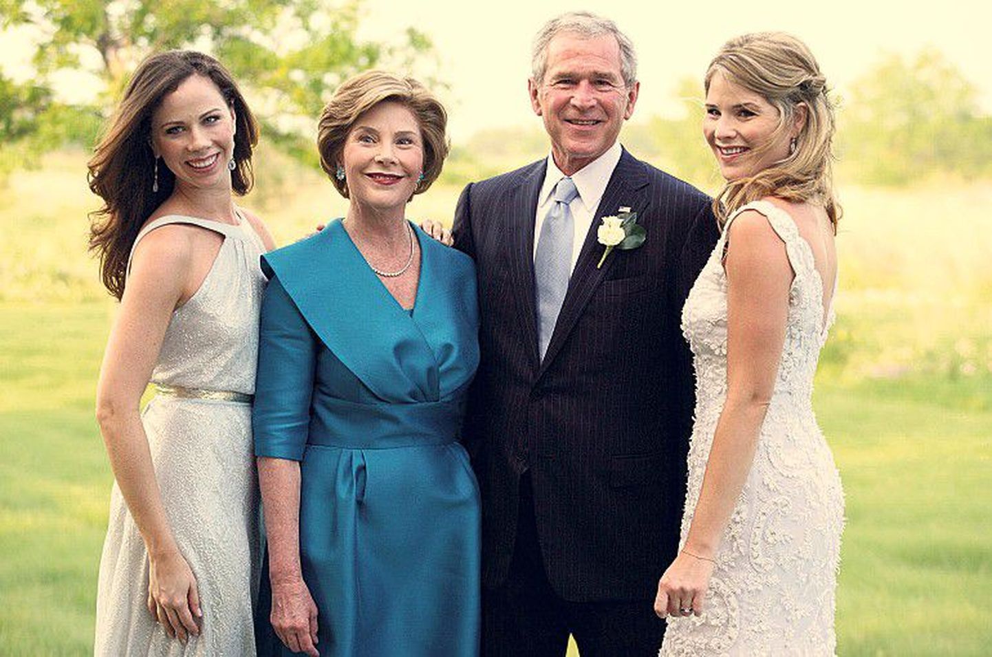Pidulik perepilt: George W. Bush, Laura Bush ja nende 1981. aastal sündinud kaksikud Jenna ja Barbara.