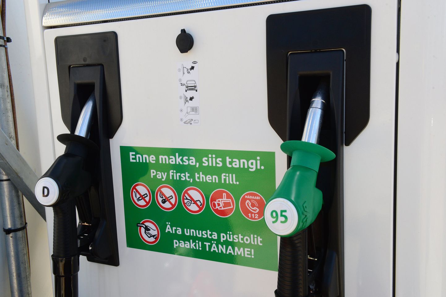 Transpordifirmad kurdavad, et Eesti kõrge kütuseaktsiis viib kodumaised ettevõtted naaberriikidesse tankima.