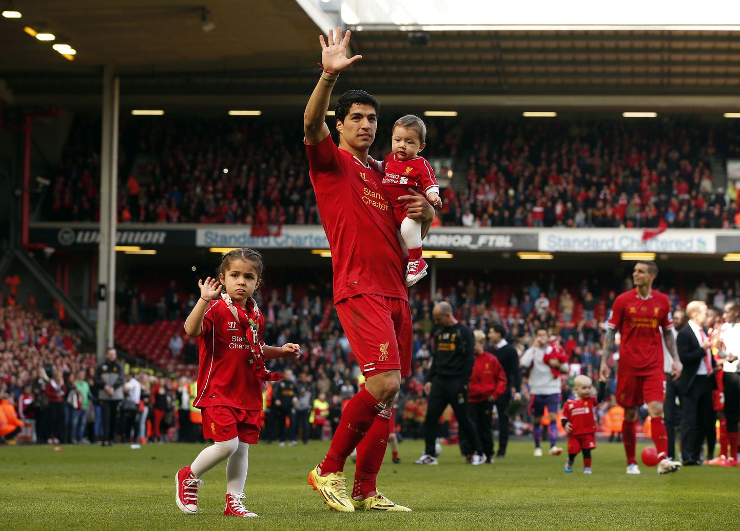 Luis Suarez lubas Liverpoolis jätkata.