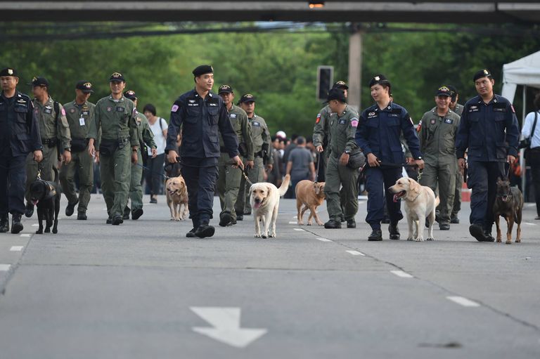 Politseipatrull Bangkoki kohtuhoone lähedal. Foto: Li Mangmang/imago/Xinhua/Scanpix
