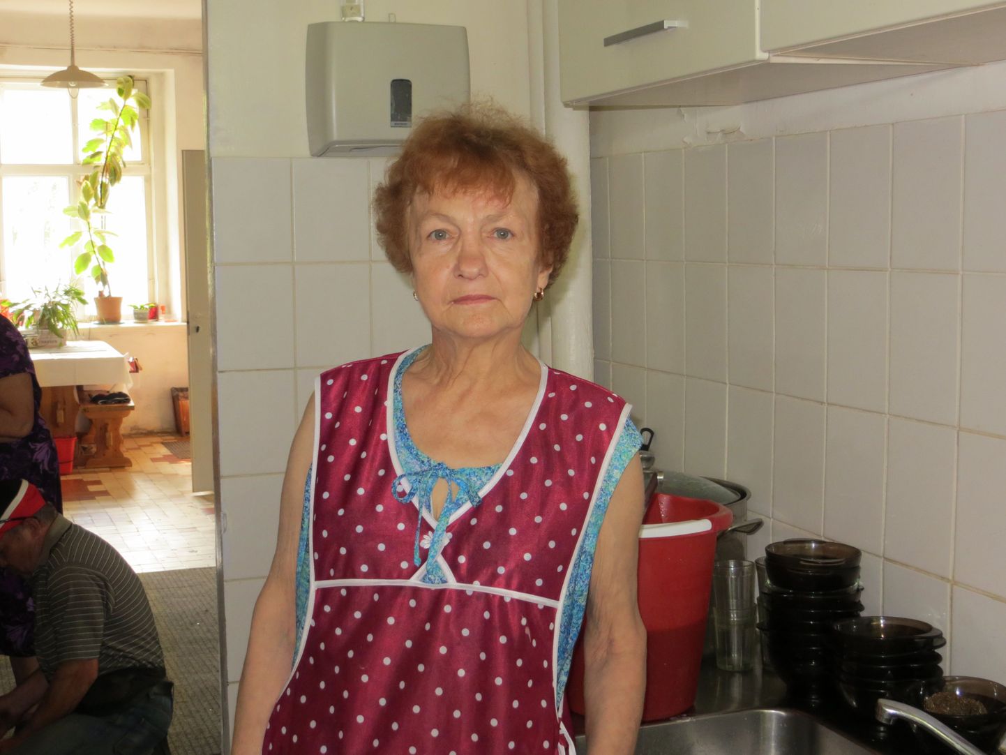 Üle aasta supiköögis kokaametit pidanud Liina Tuvike valmistab koduseid ja maitsvad toite, mis kundedelt ainult kiidusõnu on pälvinud. 27aastase tööstaažiga kokk teenib supiköögis väikest pensionilisa.