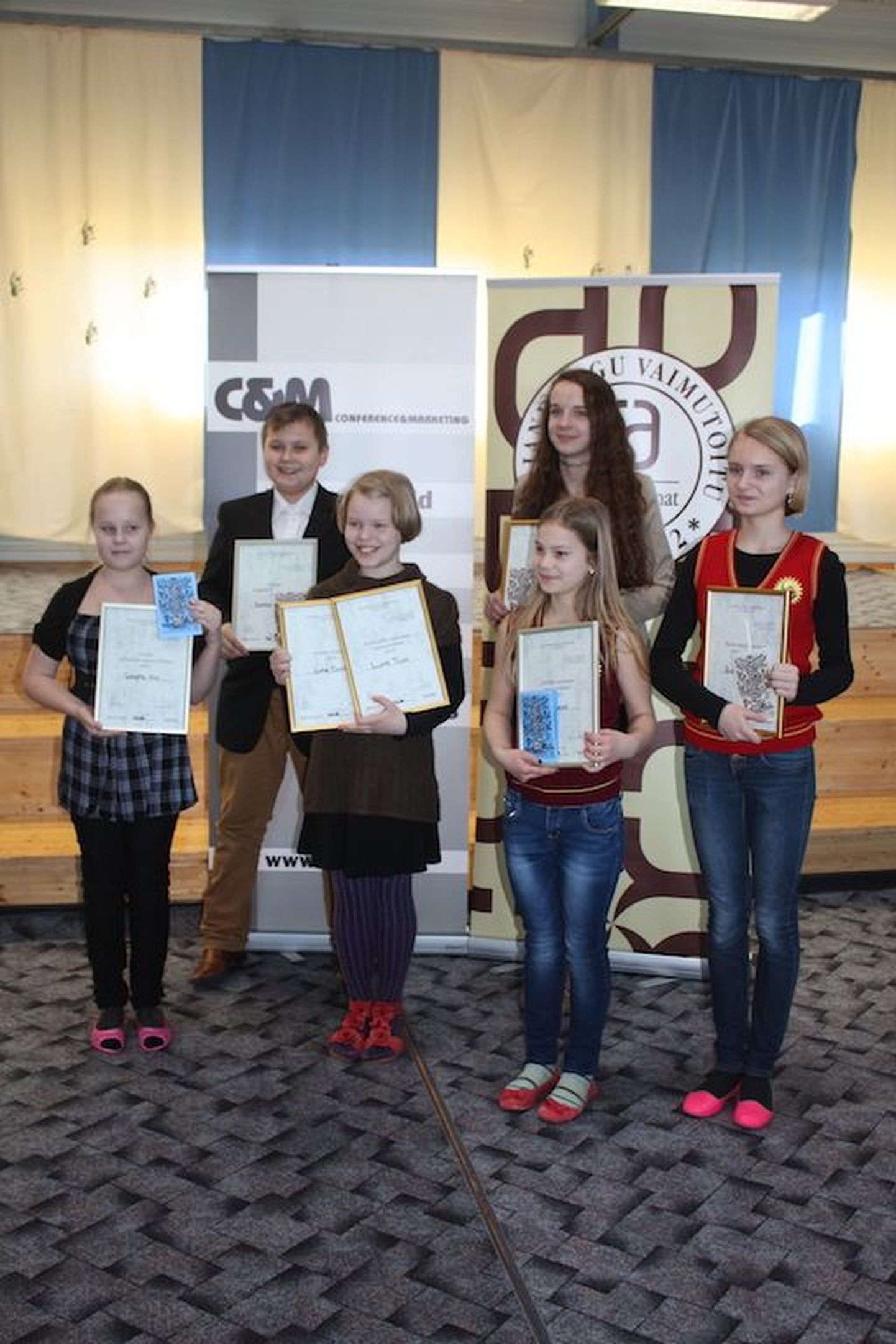 Auhinnatud võistlejad Greete Viik (vasakult), Sergo Lanno, Lume Tuum, Katariina Viik, Anne Ojaste ja Eneli Juhansoo.