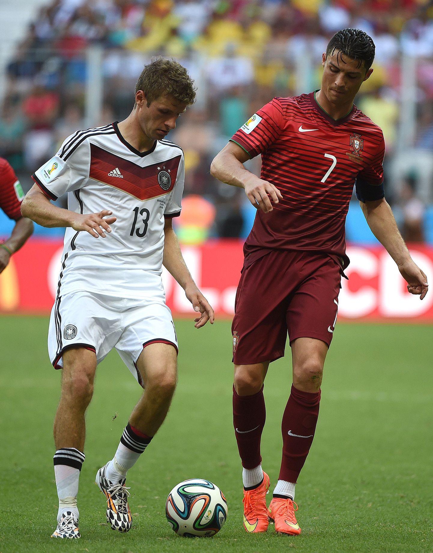 Thomas Müller ja Cristiano Ronaldo.