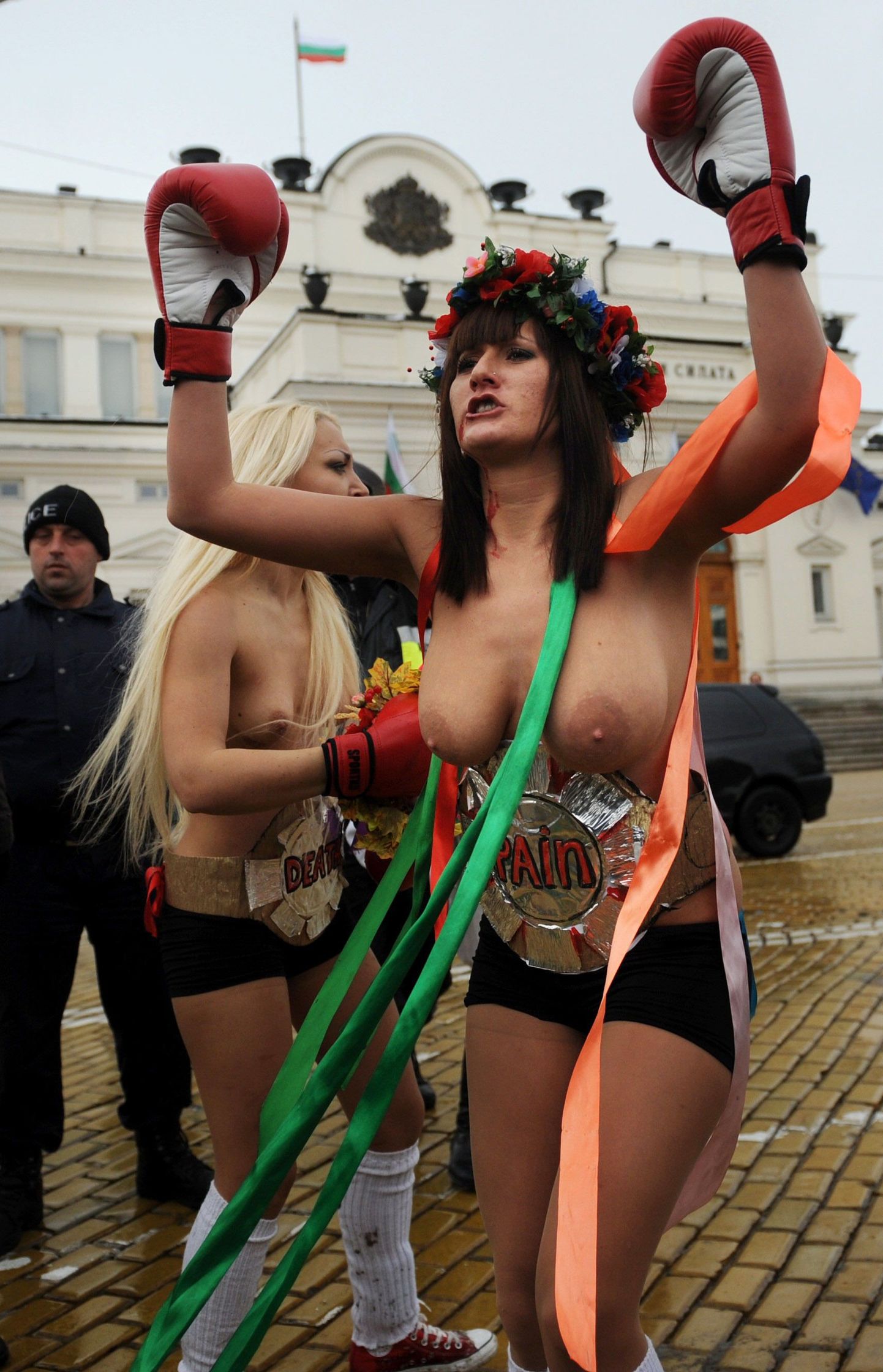 Активистки Femen в Софии