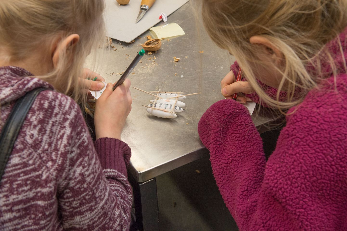 Talvisel koolivaheajal said lapsed muuhulgas tegeleda meisterdamisega Tartu loodusmajas, mis aitab õpilaste vaba aega sisustada ka eeloleval koolivaheajal.